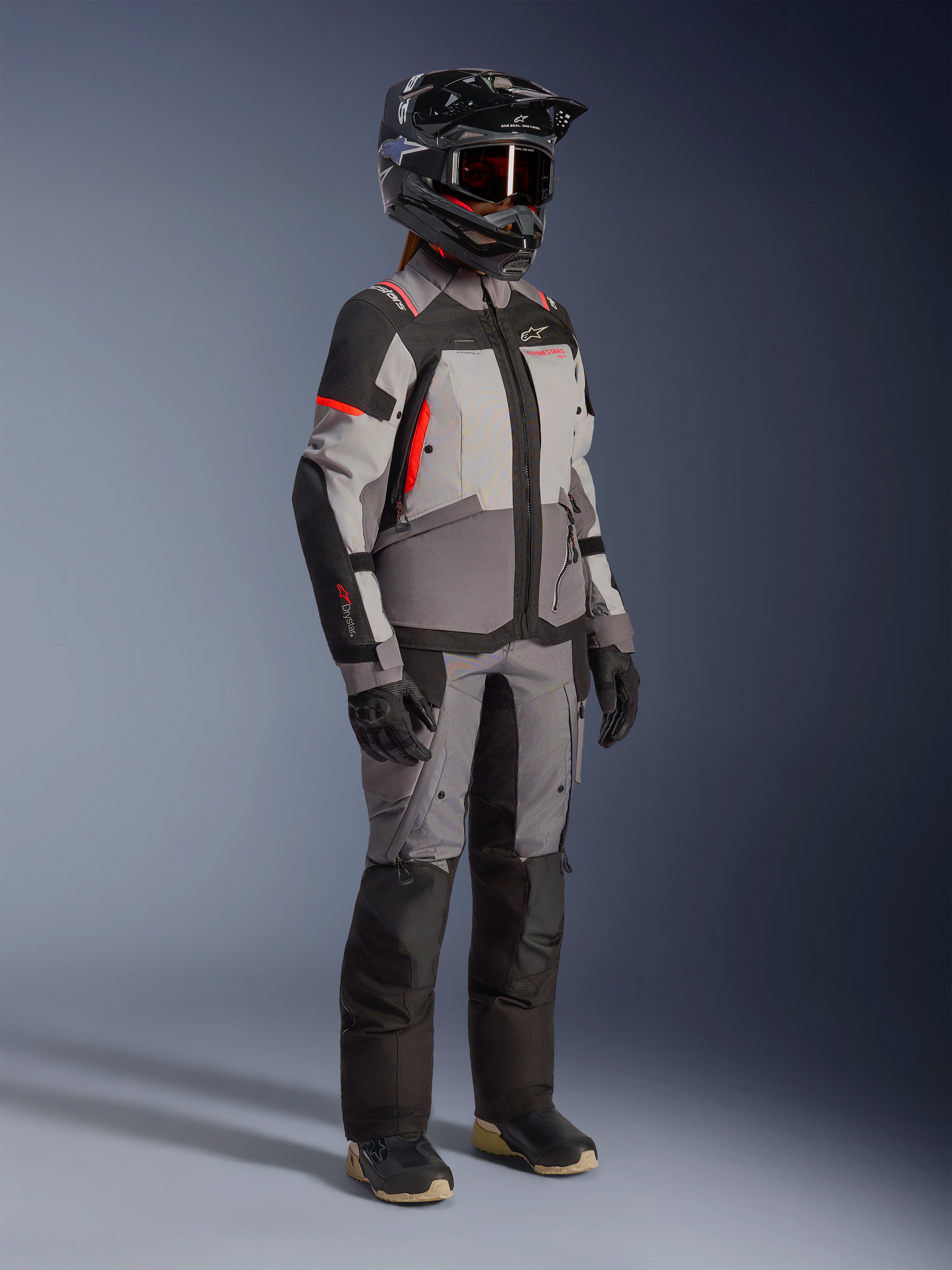 Alpinestars Stella Andes V4 Drystar® damjacka för touring, grå och svart med korallrosa detaljer, vattentät för äventyrskörning.