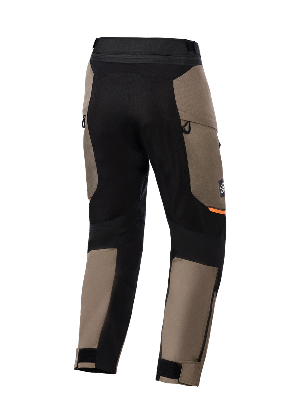 Alpinestars Cusco Drystar® byxor, adventure-motorcykelbyxor, valnötsbruna och svarta, baksida med svarta stretchpaneler, orangea detaljer, ventilationsöppningar med dragkedja och justerbara kardborremanschetter för vägkörning.