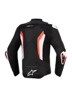 Alpinestars T-GP Air-jacka, vy bakifrån, svart med detaljer i röd fluo och vitt, aerodynamisk puckel, tekniska meshpaneler för luftflöde, "T-GP AIR"-märkning på övre ryggen, vita och röda DFS-sliders på axlar och armbågar, Alpinestars-logotyp på nedre ryggen, sportskuren mc-jacka med hög prestanda
