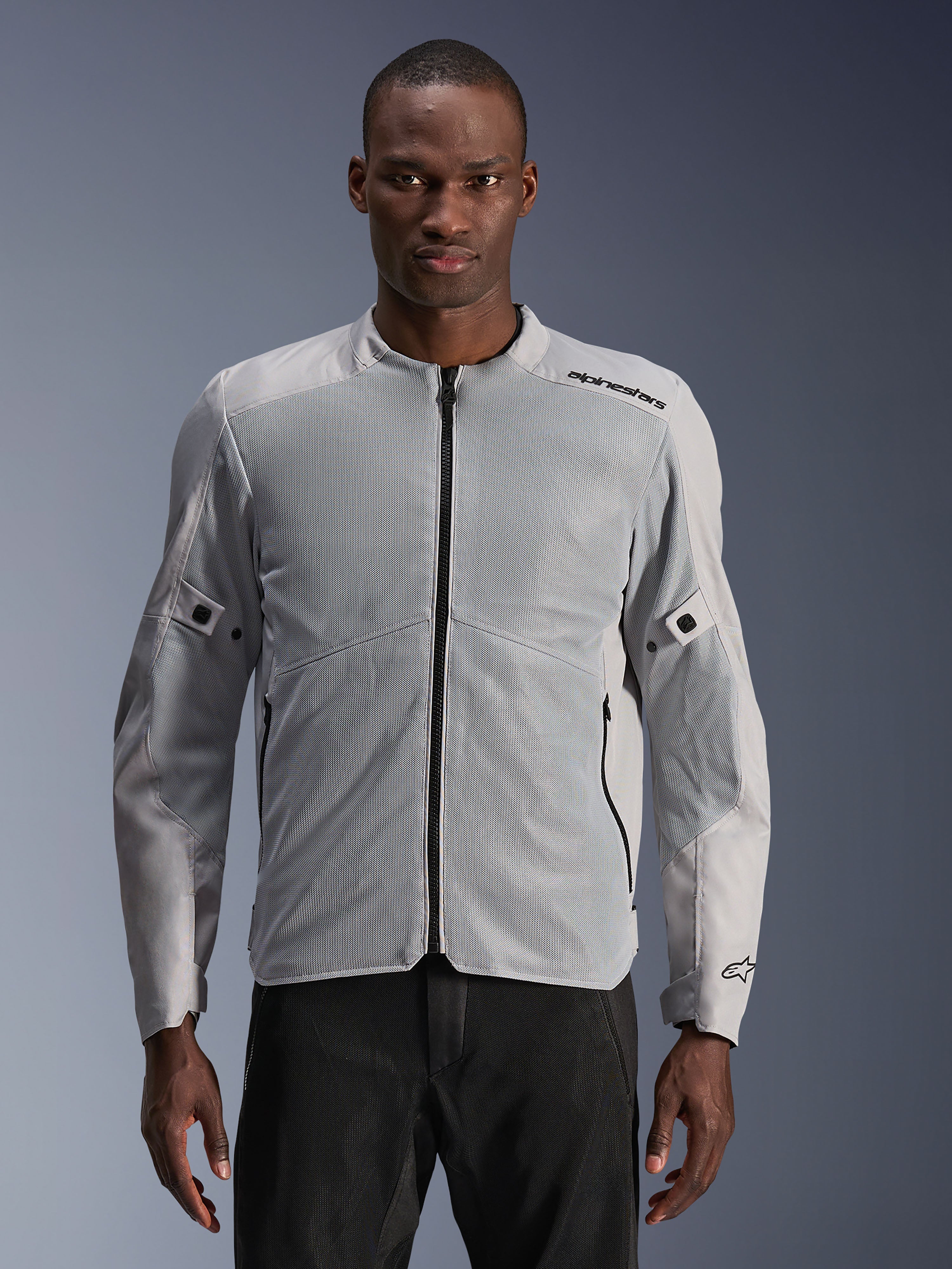 Alpinestars C-1 Air jacka, urban herr-MC-jacka, silver och grå, stora tekniska meshpaneler för maximalt luftflöde, CE-certifierad klass A med Nucleon Flex Plus-skydd, Tech-Air® Ready, lätt ventilerad design för stadskörning.