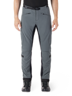 Alpinestars Alden-byxor, Urban Gray med svarta paneler, tekniska motorcykelbyxor, vy framifrån med dragkedjeförsedda fickor och integrerat magnetiskt midjebälte, softshell-design med smal passform för stadspendling