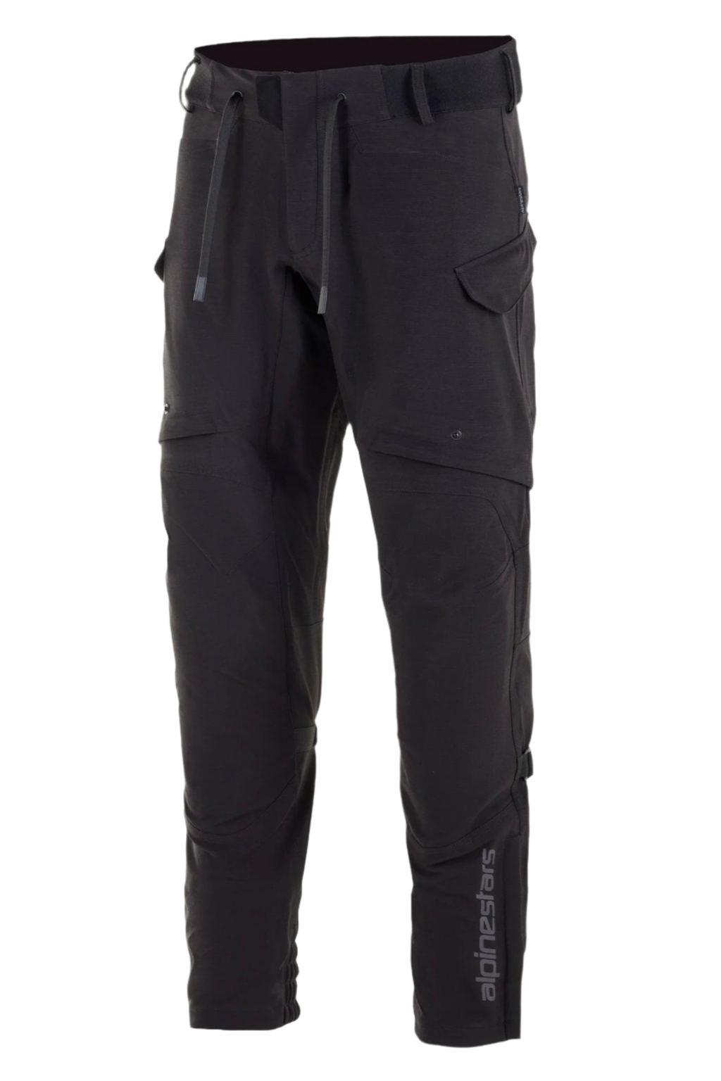 Alpinestars Juggernaut Waterproof-byxor, motorcykelbyxor, svarta, softshell-konstruktion med vattentätt membran, ventilationsöppningar på låren, cargofickor med dragkedja, elastisk midja med dragsko och ankelmuddar, utrustning för stadskörning