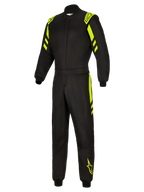 Alpinestars GP Race V3 Suit FIA, racingoverall för bil, svart och neongul, helbild framifrån med fluorescerande gula detaljer på axlar, armar och ben, professionell flamsäker racingoverall med Alpinestars-branding.