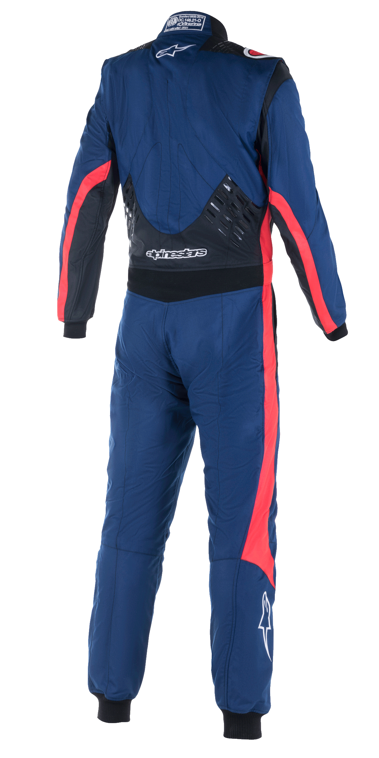 Alpinestars GP Pro Comp V2 FIA-overall, bakifrån på en hel racingoverall för bilsport, marinblå med svarta och röda detaljer, med silikongreppspaneler på nedre delen av ryggen, röda racingränder på ärmar och ben och vit Alpinestars-logotyp, professionell prestandautrustning.