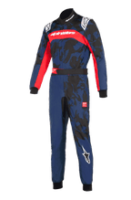 Alpinestars KMX-9 V3 Graphic 5 Suit, marinblå och röd kartingoverall, marinblå med svart kamouflagemönster och livfulla röda detaljer, har Alpinestars-logotyper på bröstet, axlarna och benet, professionell racingdesign