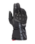 Alpinestars WT-4 Gore-Tex Insulated Glove, svart motorcykelhandske, hårt knogskydd, konstruktion i läder och textil, vattentät GORE-TEX-teknik, silverfärgad Alpinestars-logotyp och text på manschetten, röd detalj vid handleden, vinterhandske för mc-körning
