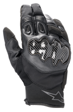 Alpinestars SMX-1 Drystar® handskar, svarta motorcykelhandskar, med knogskydd i kolfibereffekt, konstruktion i läder och textil, kort manschett med Alpinestars-logotyp på handleden