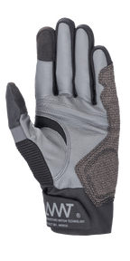 Alpinestars AMT-10 Air HDry®-handskar, svarta och grå, vy av handflatan som framhäver konstruktionen i getskinn, ergonomiskt greppmönster och tekniska stretchinsatser, med AMT-märkning på manschetten