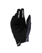 Alpinestars 2025 Youth Radar-handskar, motocrosshandskar, grå och svarta, vy från handflatan med material i syntetmocka, vit "ONE GOAL"- och "ONE VISION"-text på fingrarna, vit stjärnlogotyp på dragfliken vid handleden, specialiserade för terrängkörning för ungdomar