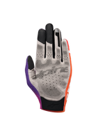Alpinestars Sim Gloves Graphic 2, sim-racinghandskar, orange, neonlila och vita, vy av handflatan som visar grått tyg med svarta 3D-printade greppunkter, pekskärmskompatibla fingertoppar och kort manschett för precision i virtuell racing