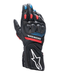 Alpinestars Honda SP-8 V3-handskar, motorcykelracinghandskar, svarta med starkt röda och blå detaljer, med hårt knogskydd i dubbel densitet, perforerat läder, Honda-logotyp på handleden och en stor vit Alpinestars-logotyp på manschetten.