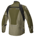 Alpinestars Altamira GORE-TEX-jacka, Forest Military Green, baksida av teknisk touringjacka för motorcykel med svarta axelpaneler, elastisk midja och Alpinestars-branding, med reflekterande detaljer och hållbar textilkonstruktion.