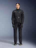 Alpinestars Stella ST-7 2L GORE-TEX-jacka, touringjacka för dam, svart och mörkgrå, bärs med matchande körbyxor och handskar, med vattentätt laminerat skal, reflekterande detaljer och ergonomisk adventure-design