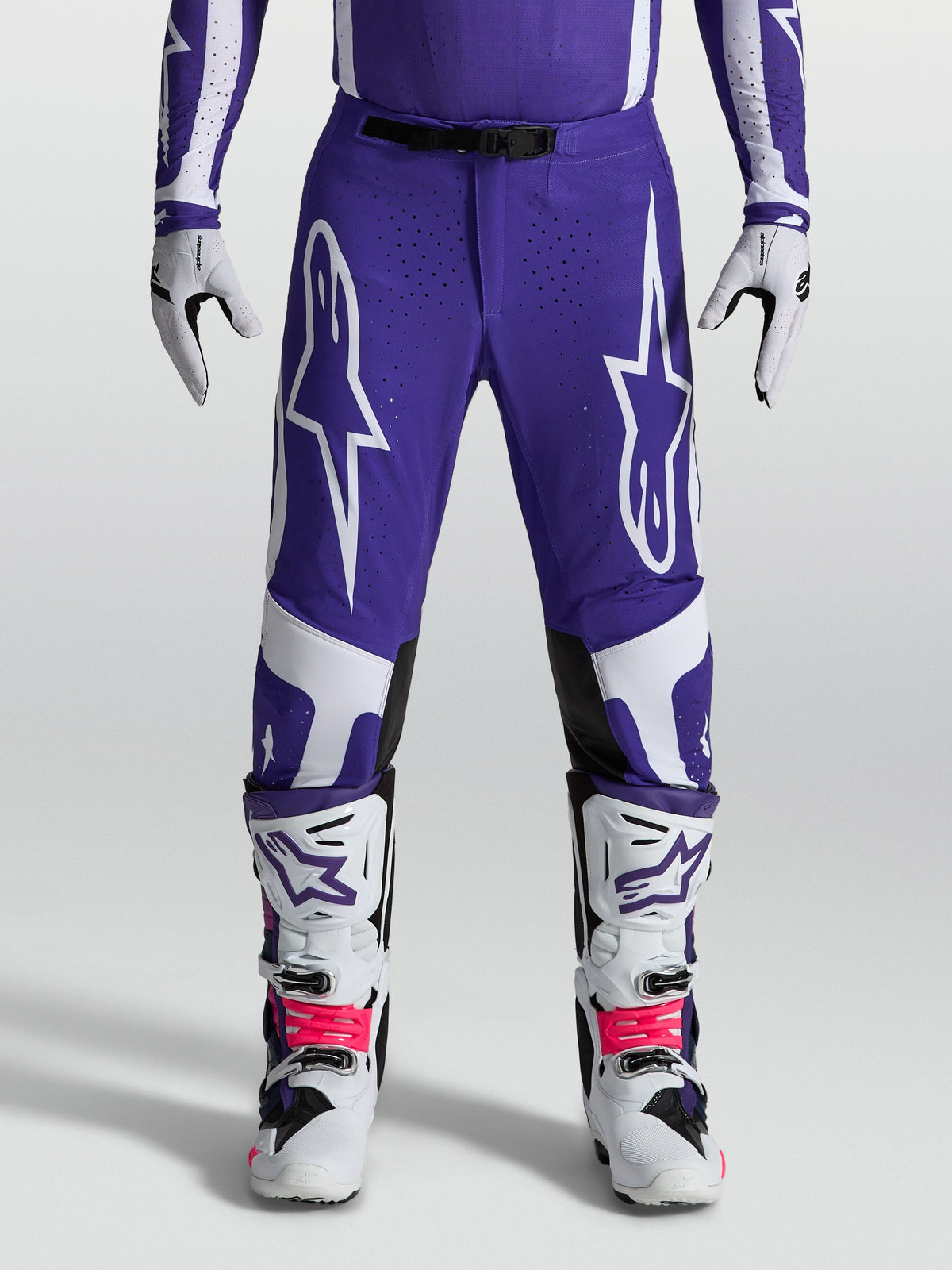 Alpinestars Supertech Vesta byxor, mörkblå och vita motocrossbyxor med atletisk passform och ripstop-konstruktion.