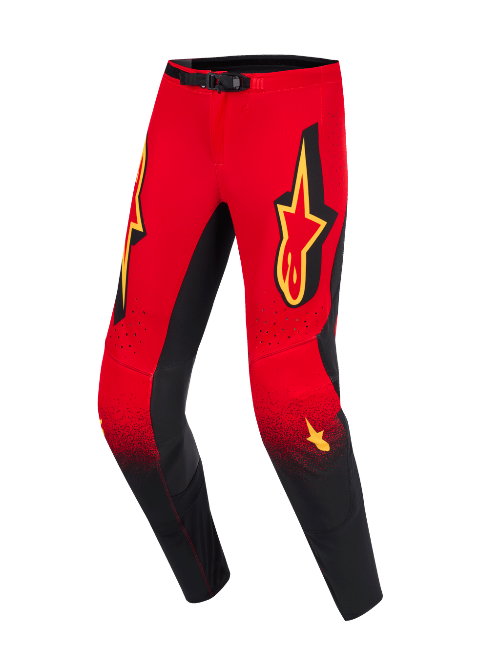 Alpinestars 2026 Supertech Scenz byxor, motocrossbyxor, röda, svarta och gula, röd ovandel som övergår till svarta underben med ett prickigt gradientmönster, stora gula Alpinestars-logotyper på låren, svarta innerpaneler vid knäna och magnetisk midjestängning