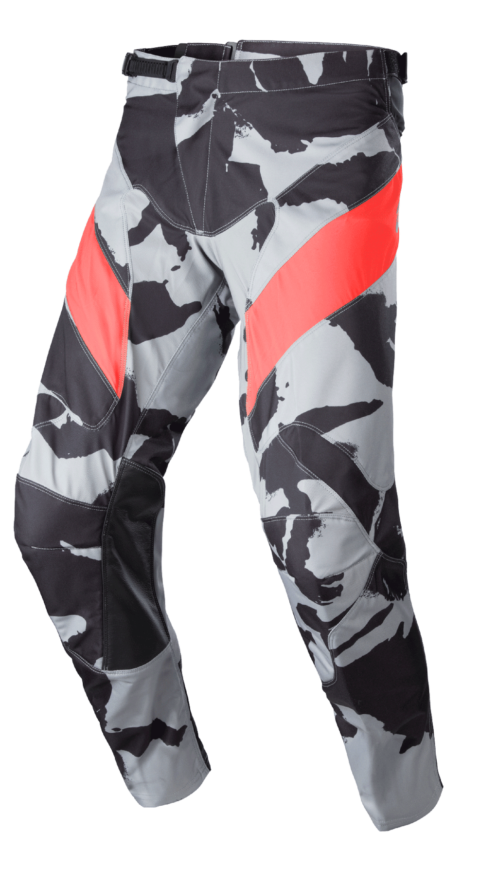 Alpinestars 2023 Racer Tactical-byxor, motocross- och offroadbyxor, kamouflagemönster i Cast Gray och svart med diagonala accenter i Mars Red, läderförstärkta paneler på innerbenen, spännlås i midjan, ergonomisk förböjd design för terrängkörning