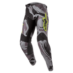 Alpinestars 2024 Racer Tactical byxor, motocrossbyxor, Cast Gray Camo Magnet, grått och svart kamouflagemönster med neongul Alpinestars-logotyp, svarta paneler på innerlår och knän, förböjd sportpassform för terrängkörning