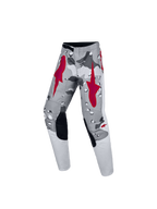 Alpinestars 2027 ungdom Fluid Lone byxor, motocrossbyxor i grå camo och rött, ergonomisk passform för terrängkörning med slitstarka paneler för unga förare.