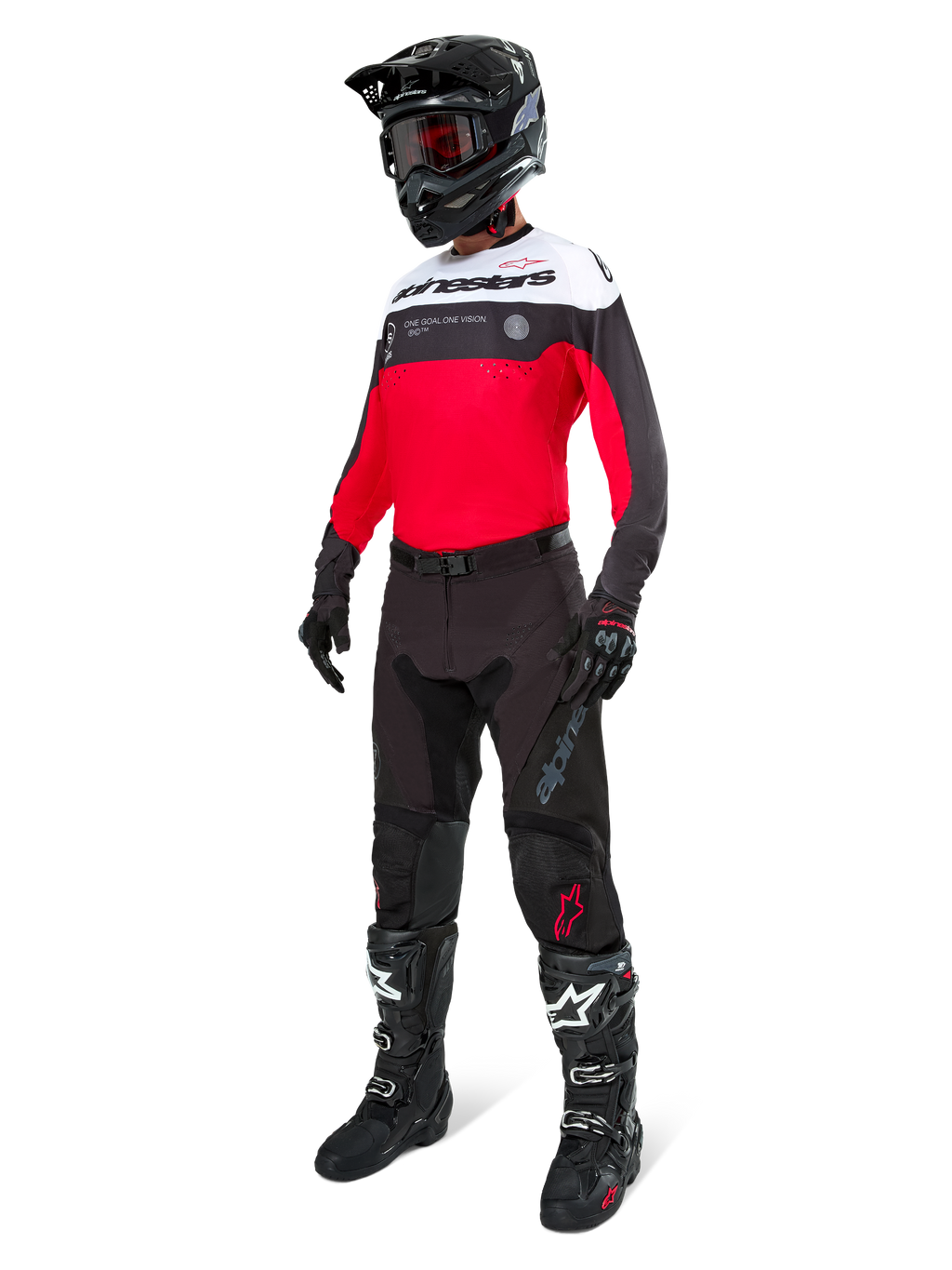 Alpinestars Pro-Dura tröja, motocross- och endurotröja, svart, klarröd och vit, bärs med svarta byxor, svart hjälm och svarta och vita stövlar, med framträdande logotyp på bröstet och laserperforeringar, högpresterande utrustning för terrängkörning