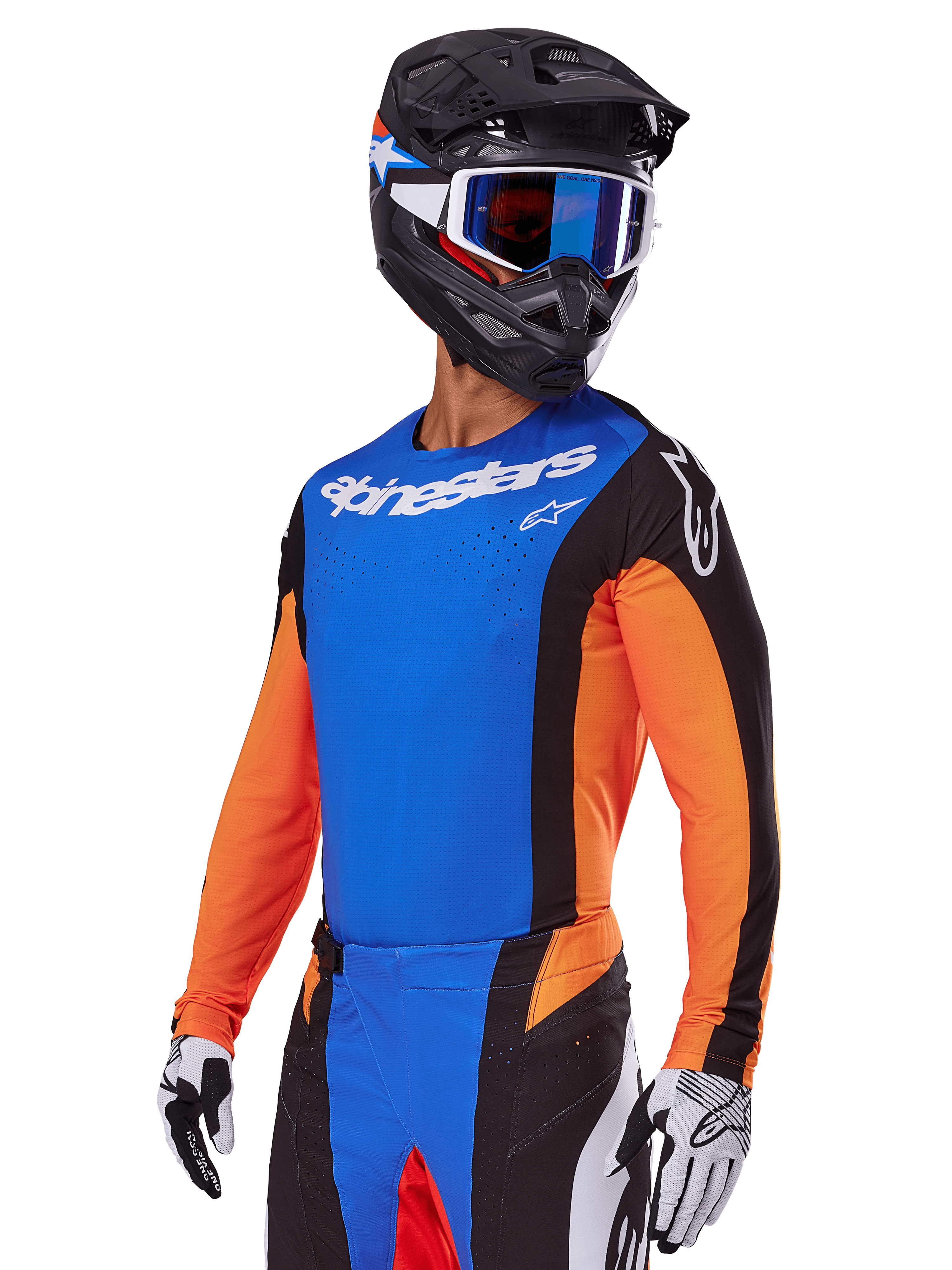 Alpinestars 2025 Techstar Melt utrustningsset, motocrossförare i blå tröja med orangea ärmar och svarta sidopaneler, matchande blå och svarta byxor, svart hjälm med blå goggles, vita och svarta handskar, atletiska motocrosskläder med race-passform