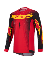 Alpinestars 2026 Supertech Scenz-tröja, motocrosströja, röd, svart och gul, med gul 'astars'-logotyp på bröstet, svarta ärmar med logodetaljer och vitt spräckligt mönster på axlar och överkropp