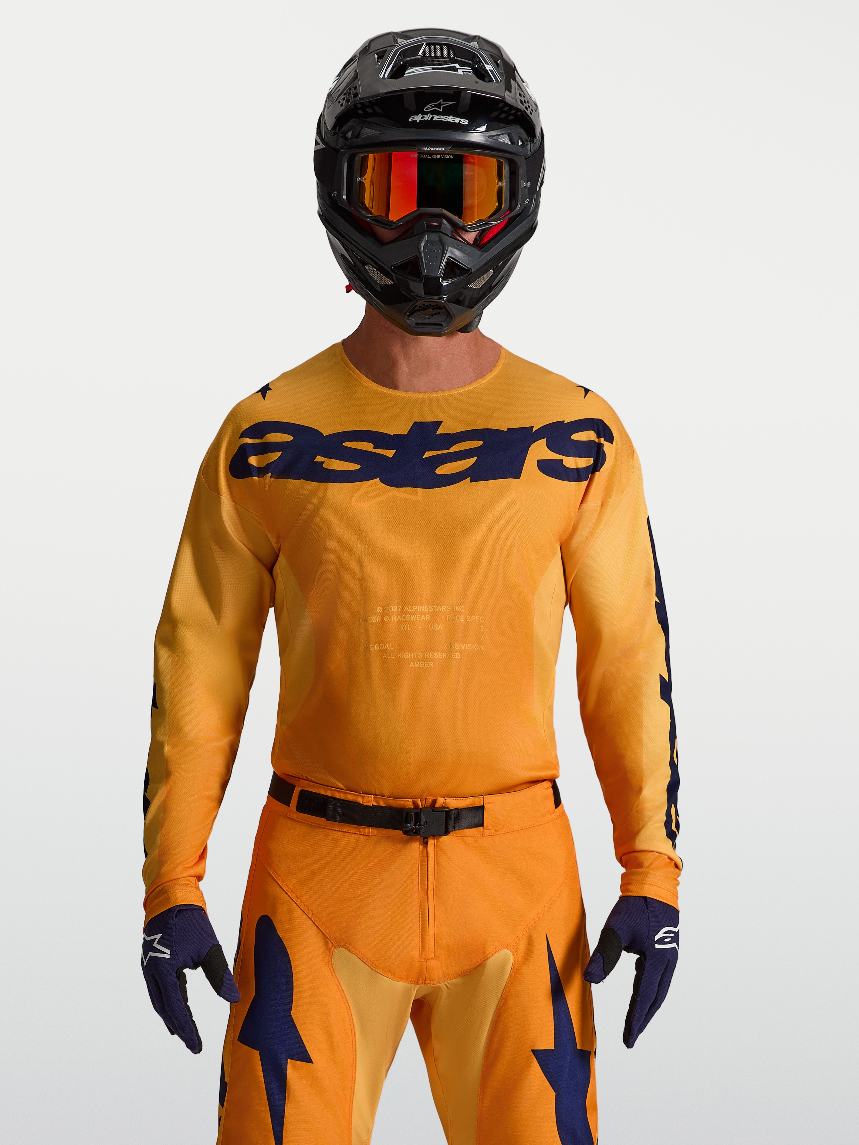 Alpinestars Racer Amber tröja, orange och mörkblå motocrosströja för herrar, fukttransporterande polytyg, med svart hjälm
