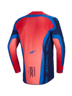Alpinestars 2026 Supertech Vista Jersey, motocrosströja, mörkblå, Hot Coral och koboltblå, baksida som visar den förlängda ryggprofilen och lättviktskonstruktion i mesh