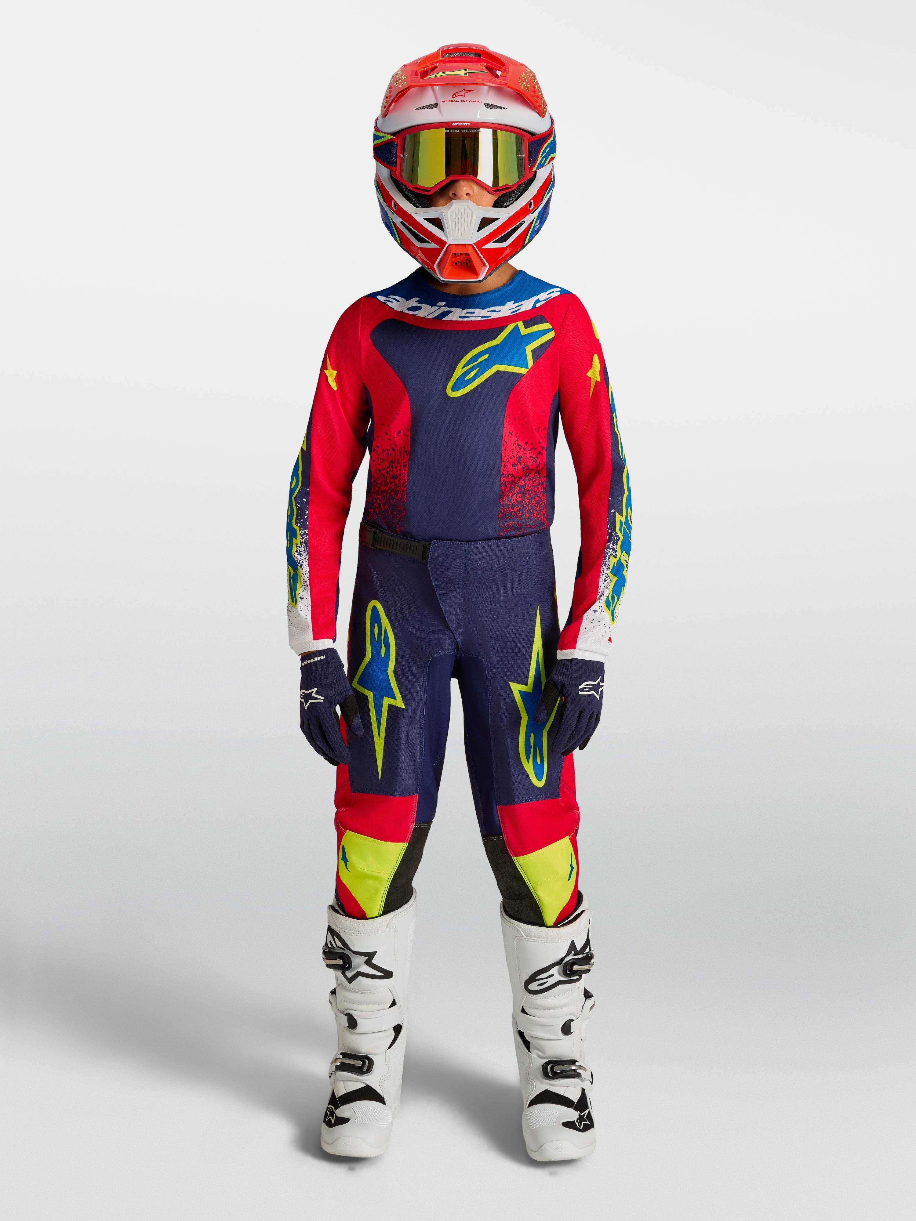 Alpinestars 2027 Fluid Drag utrustningsset för ungdom, motocrossutrustning i marinblått och eldrött, prestanda-polytyg, vita stövlar och matchande hjälm