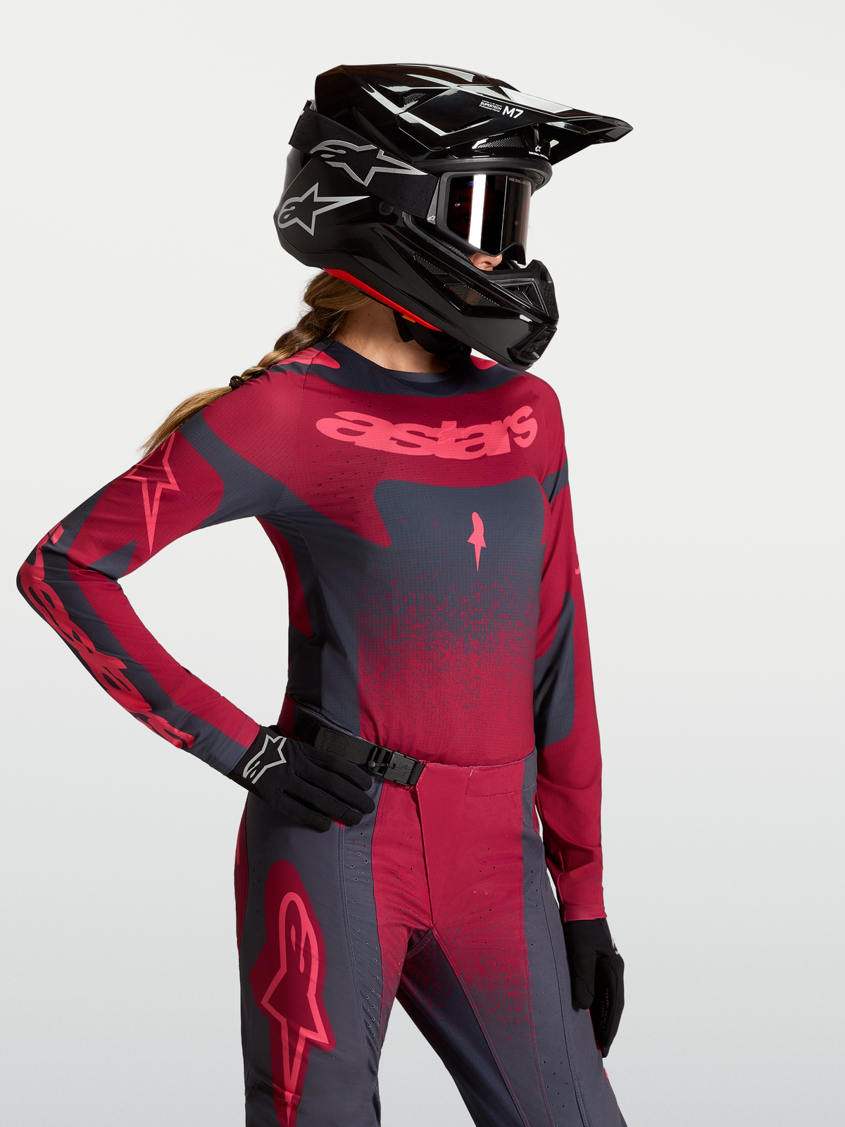 Alpinestars Stella Techstar Swan tröja, motocrosströja för dam, röd och mörkgrå, atletisk tävlingspassform med laserskuren ventilation