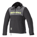 Alpinestars Sherpa Hoodie, teknisk motorcykelhoodie, mörkgrå och svart, neongul logotyp på bröstet, anorak-stil med huva och kort dragkedja, urban mc-jacka i softshell