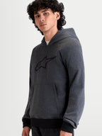 Alpinestars Ageless Jacka med huva, grå MC-jacka för herr med fast huva och känguruficka, bärs av en manlig modell