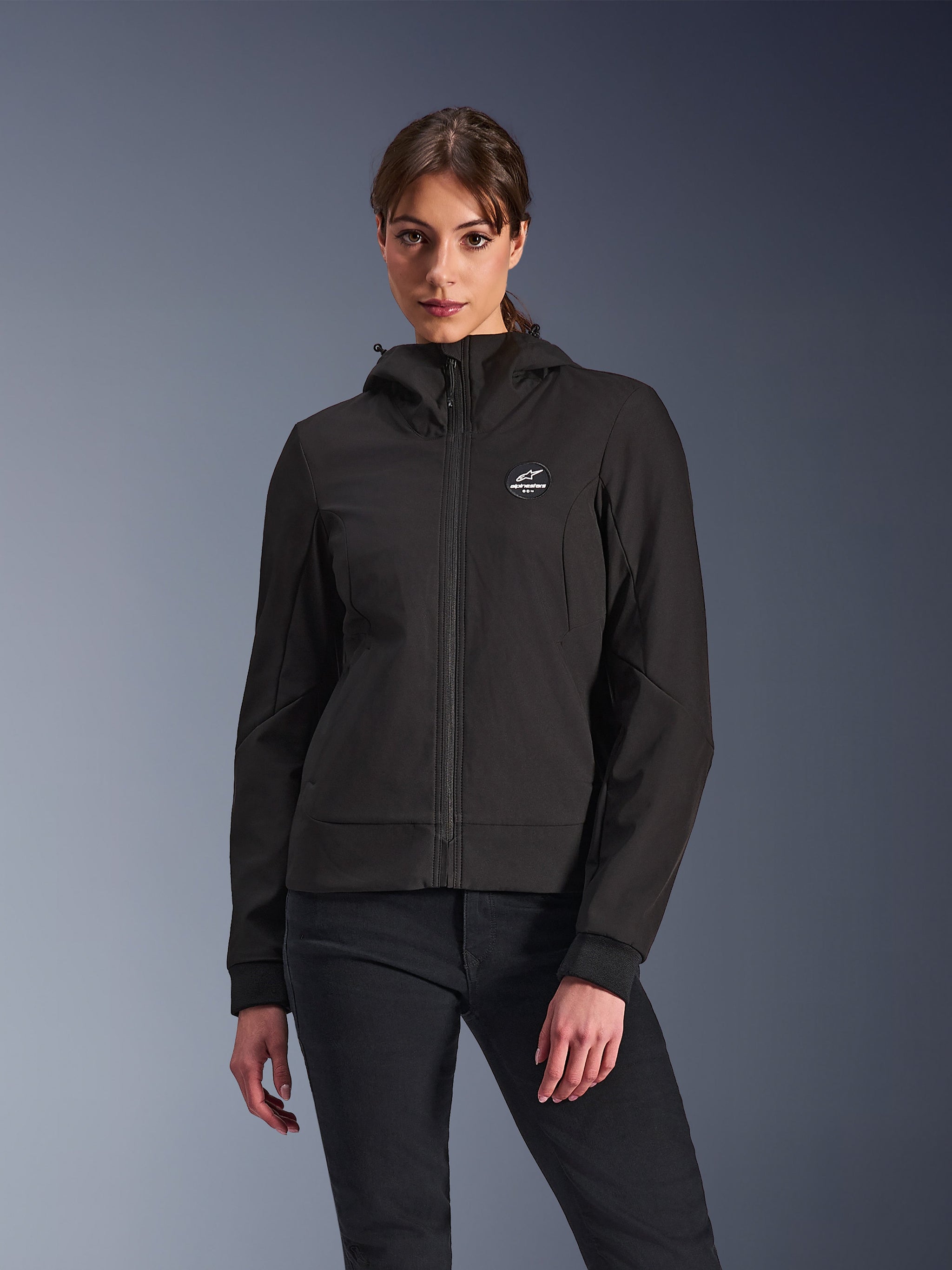 Alpinestars Stella Radium Tech Hoodie, damjacka med huva, svart, dragkedja, diskret logotyp på bröstet, premium konstruktion