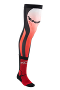 Alpinestars Knee Brace Socks, långa motocross-strumpor, klarröda, vita och svarta, knähög teknisk design med tonat mönster och tydlig logotyp, ribbad struktur för säker passform, specifikt utformade för användning med terrängstövlar och knäskydd