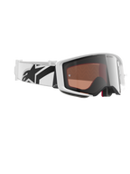 Alpinestars Supertech Corp Absolute Vision-glasögon, motocrossglasögon, vit och spegelsilver, med en vit ram och reflekterande silverlins, brett vitt justerbart band med tydlig svart stjärnlogotyp, professionella racingglasögon för terrängkörning