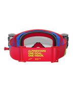 Alpinestars Supertech Corp Goggles, röda och blå motocrossglasögon, baksida som visar rött justerbart band med gul 'ALPINESTARS ONE GOAL. ONE VISION.'-branding, integrerade roll-off-kassetter och svart flerskiktat ansiktsskum