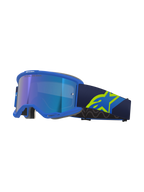 Alpinestars Vision 5 Corp goggles, motocrossglasögon, blå ram med spegelblå lins, marinblå rem med stor neongul A-star-logotyp, profilvy som visar ventilerad ram och grått ansiktsskum, 'ONE GOAL. ONE VISION.'-branding