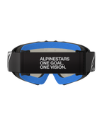 Alpinestars Vision Youth Corp Goggles, Black Mirror Silver, motocrossglasögon, vy bakifrån med svart rem med vit text 'ALPINESTARS ONE GOAL. ONE VISION.', starkblått mjukt ansiktsskum och svart A-FLEX-ram.