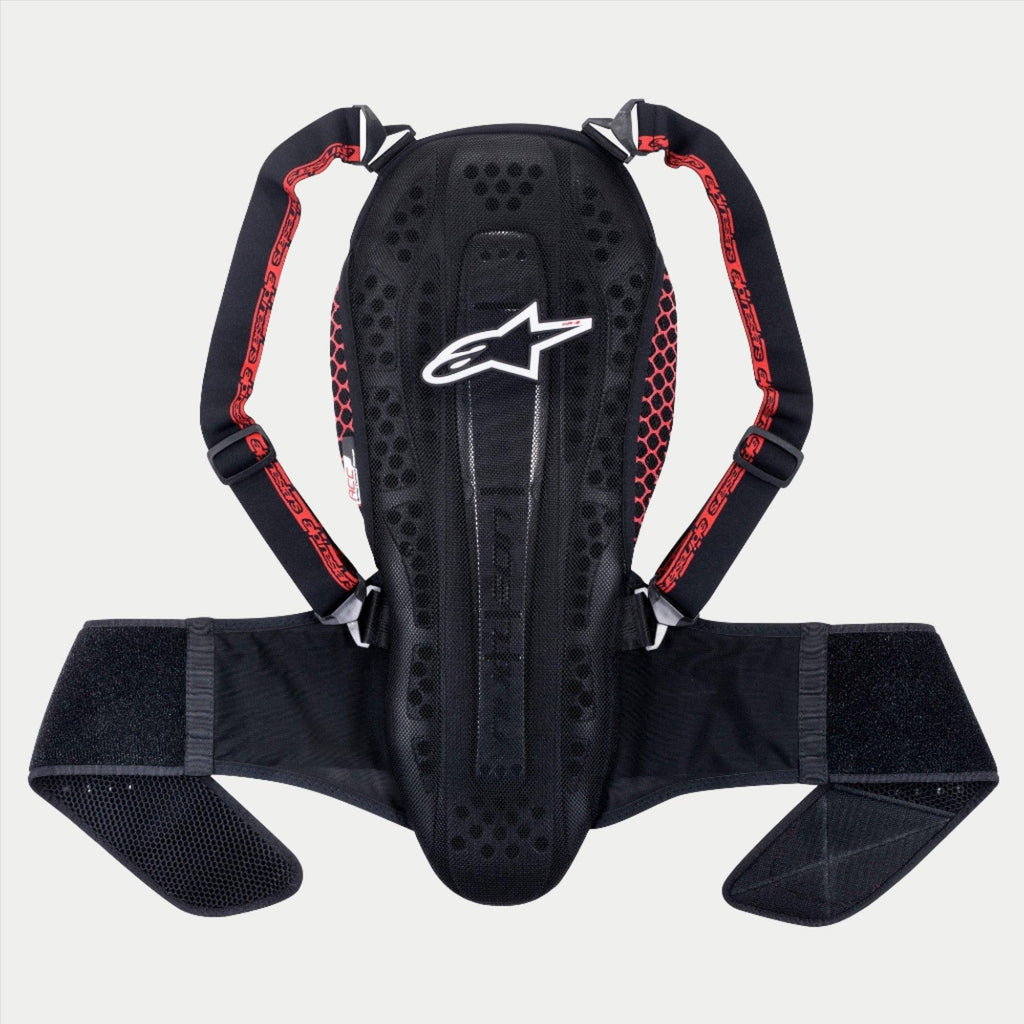 Alpinestars Nucleon KR-2 ryggskydd, Black Smoke Red, artikulerat kotpelarskydd med vit stjärnlogotyp, röda bikakeformade sidopaneler, justerbara axelremmar och brett midjebälte, CE-nivå 2 säkerhetsutrustning för motorcykel