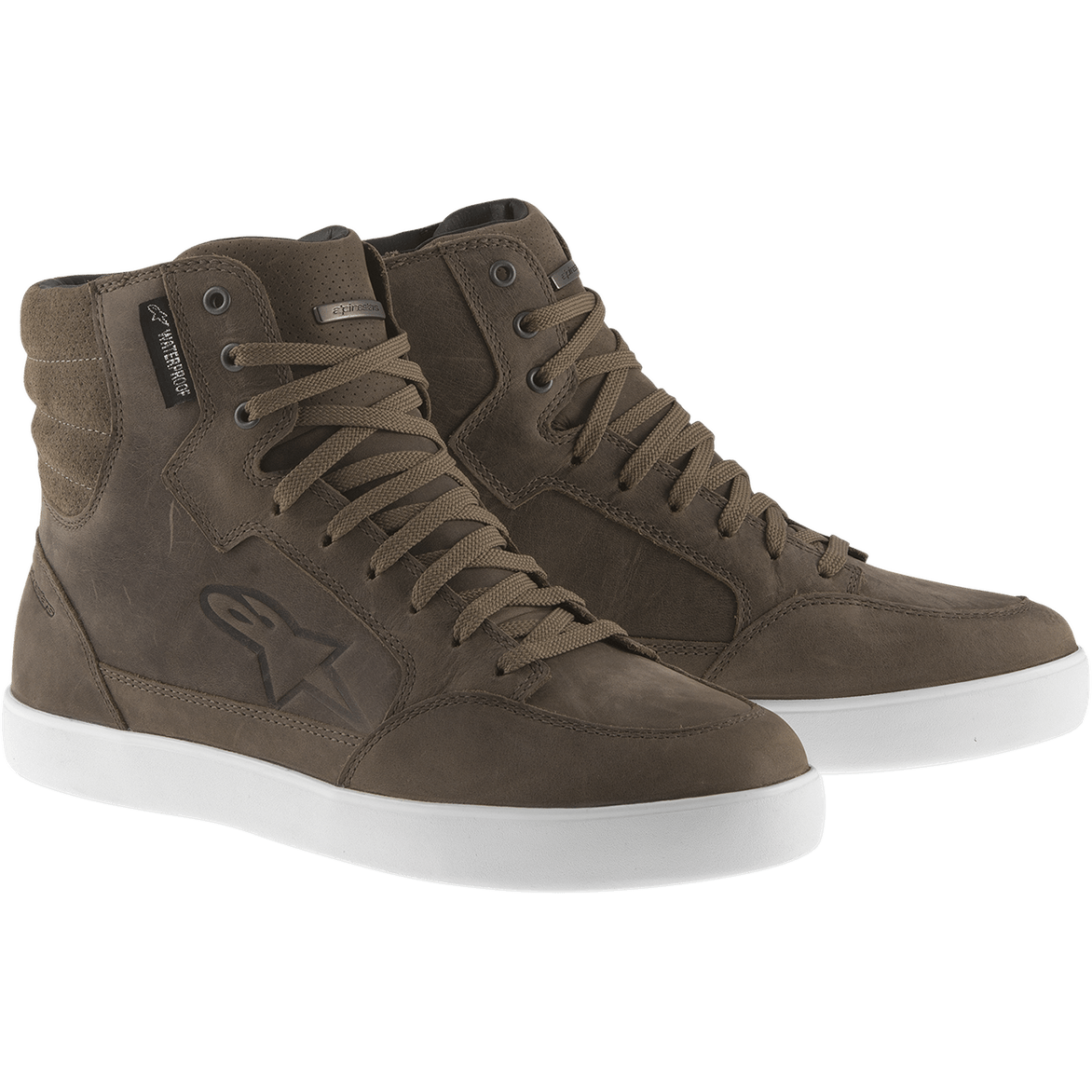 Alpinestars J-6 Waterproof Shoe, bruna sneakers med högt skaft, vita gummisulor, vardagliga urbana motorcykelskor, med ovandel i brunt läder, vadderad ankelkrage och metallöljetter