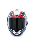 Alpinestars Supertech R10 Acosta Limited Edition hjälm, vy framifrån, matt blå, röd och vit, högpresterande racinghjälm med mörkt rökfärgat visir, djärv geometrisk design och Alpinestars-branding, kolfiberkompositskal