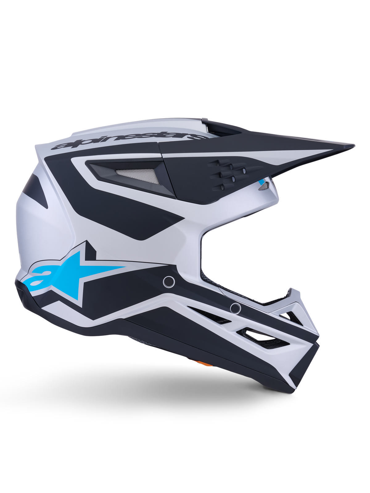 Alpinestars S-M3 Heat Helmet ECE 22.06, motocrosshjälm, silver, blå och mattsvart, sidoprofil med kraftfull svart grafik, ljusblå A-star-logotyp, svart aerodynamiskt visir och flera ventilationsöppningar för terrängprestanda