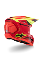 Alpinestars S-M3 Youth Fray-hjälm, röd och neongul blank finish, trekvartsvy bakifrån, med framträdande svarta logotyper och aerodynamiska ventiler, motocrosshjälm med hög synlighet för ungdomar