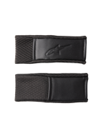 Alpinestars S-M7 set med hakremsskydd, svarta, utbytesöverdrag för hjälmremmar med texturerat greppmönster och präglad logotyp, sydda kanter, tillbehör för motocrosshjälmar