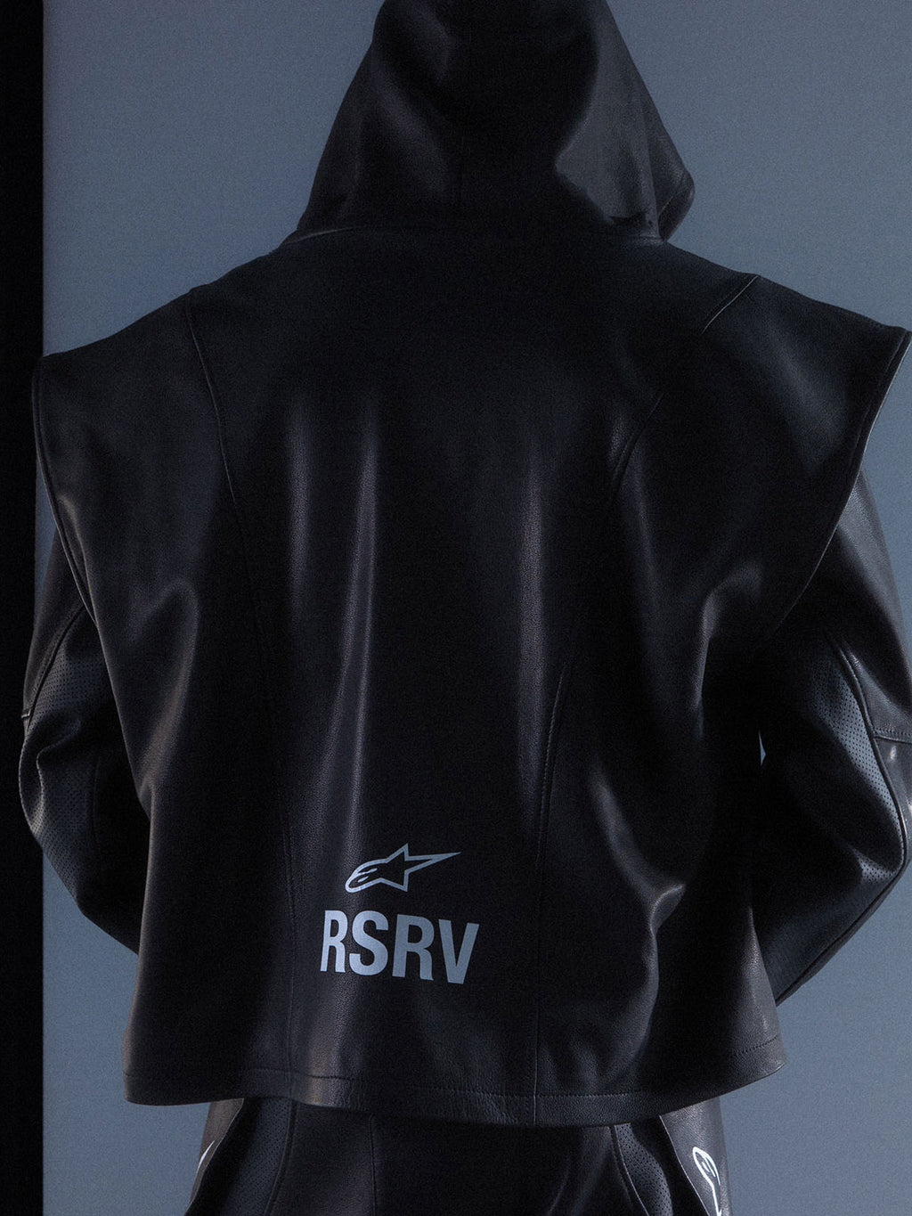 RSRV Axis Läder Hoodie