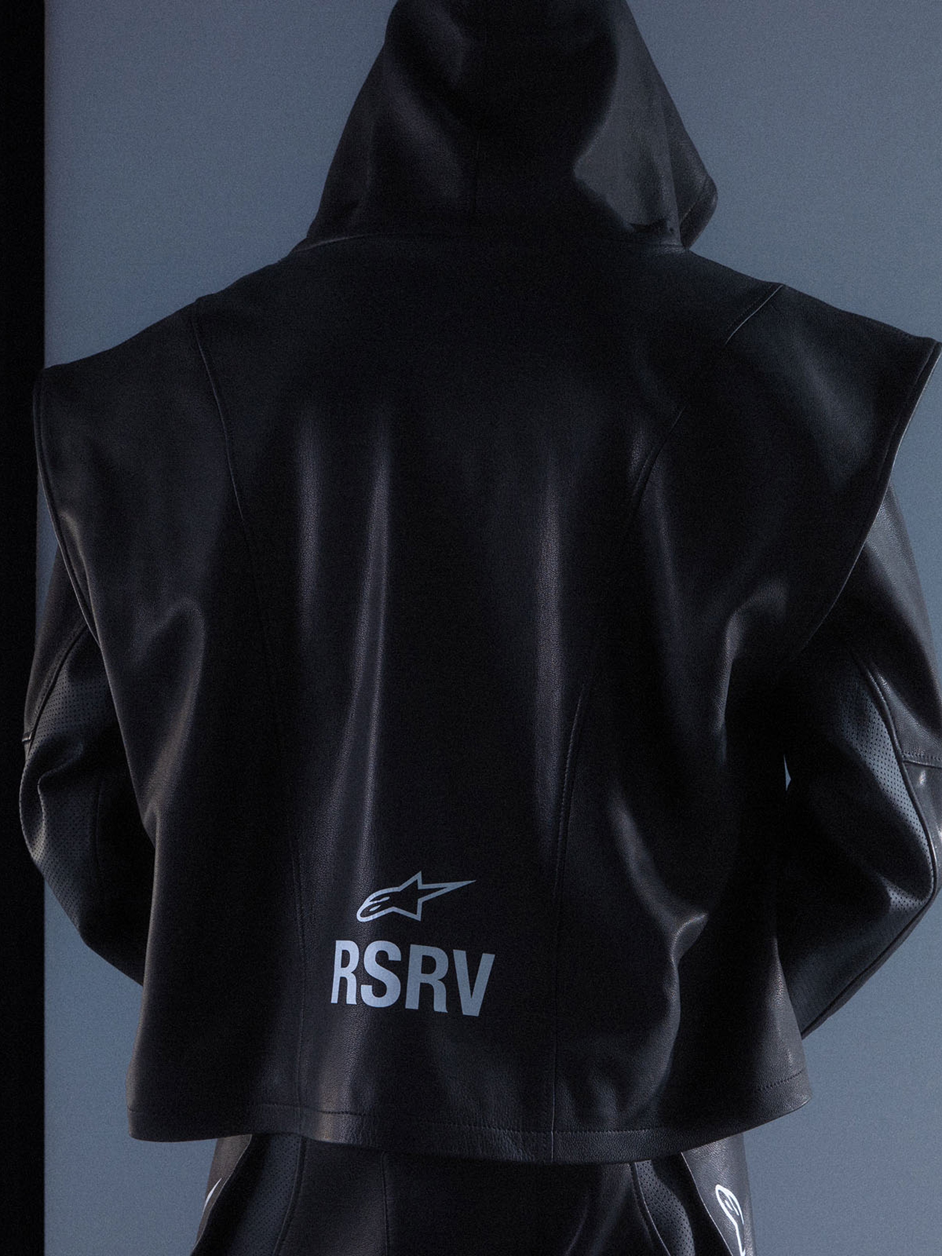 RSRV Axis Läder Hoodie